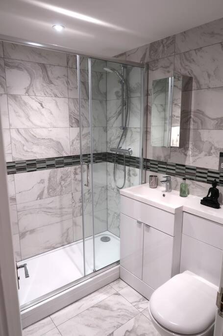***Spotless, Bright 1 Double Bed Apartment*** Бат Екстер'єр фото